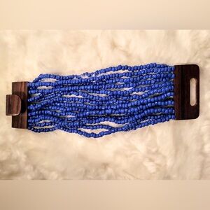 Blue Beaded bracelet with wooden clasp